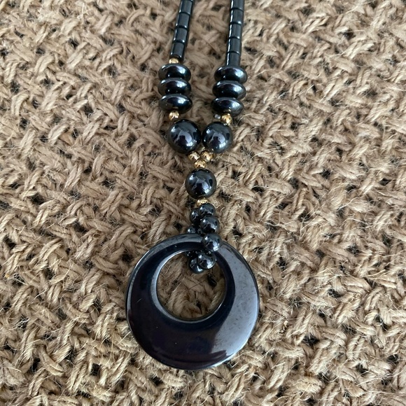 GORGEOUS VINTAGE METALLIC HEMATITE PENDANT NECKLACE - Picture 3 of 16